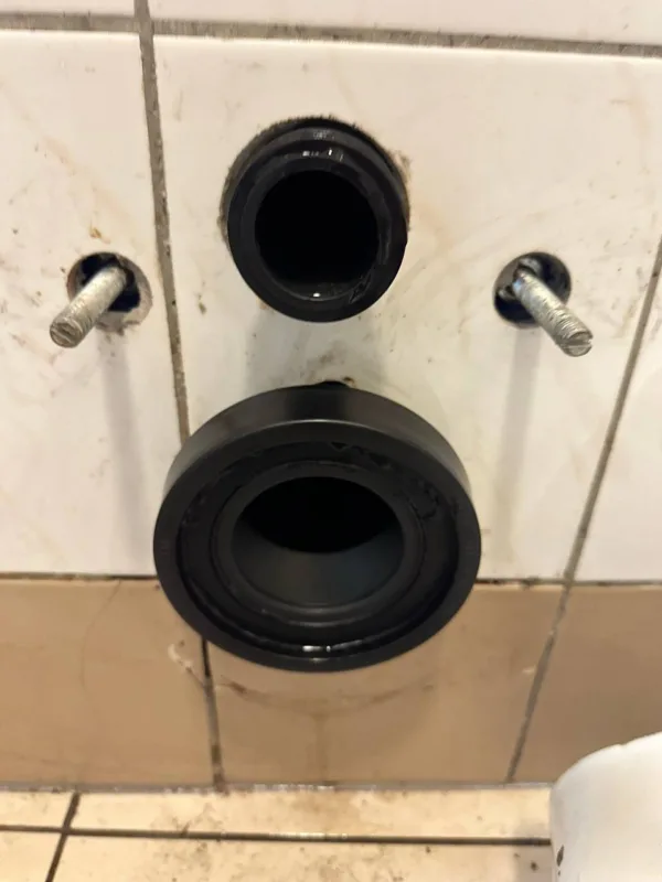 Wymiana zestawu uszczelek w WC kompakt